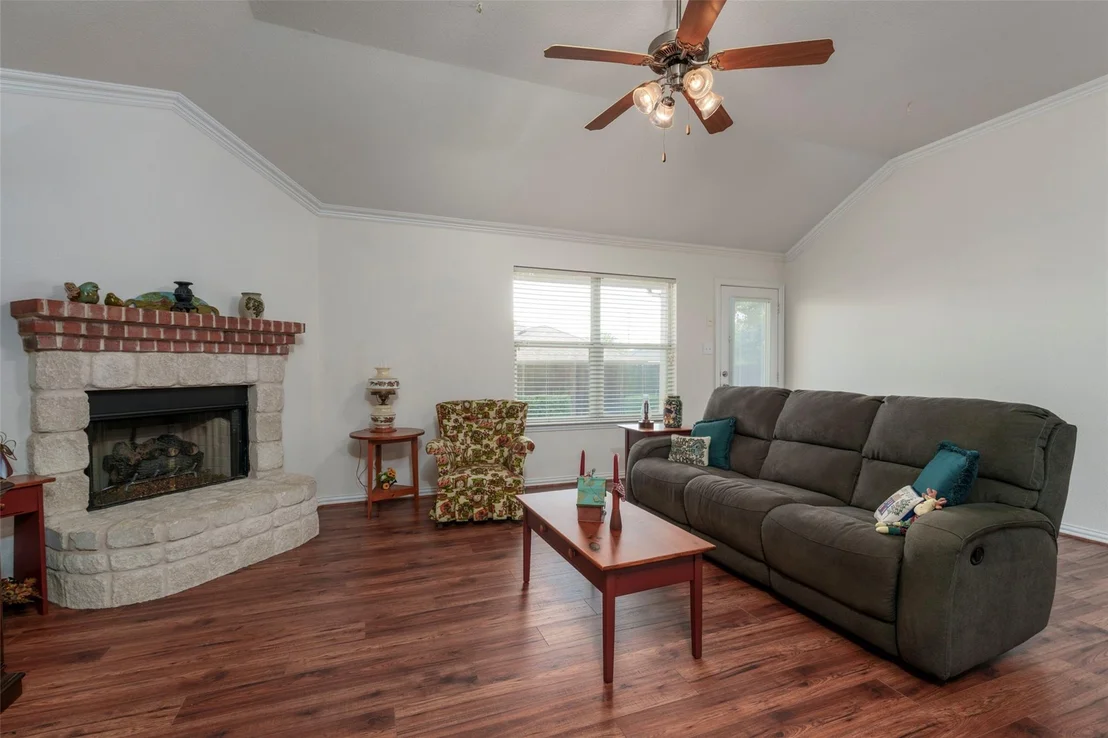 Photo of 6633 Chalk River Drive