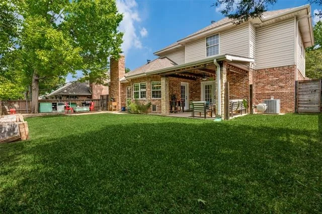 Photo of 9727 Vinewood Drive