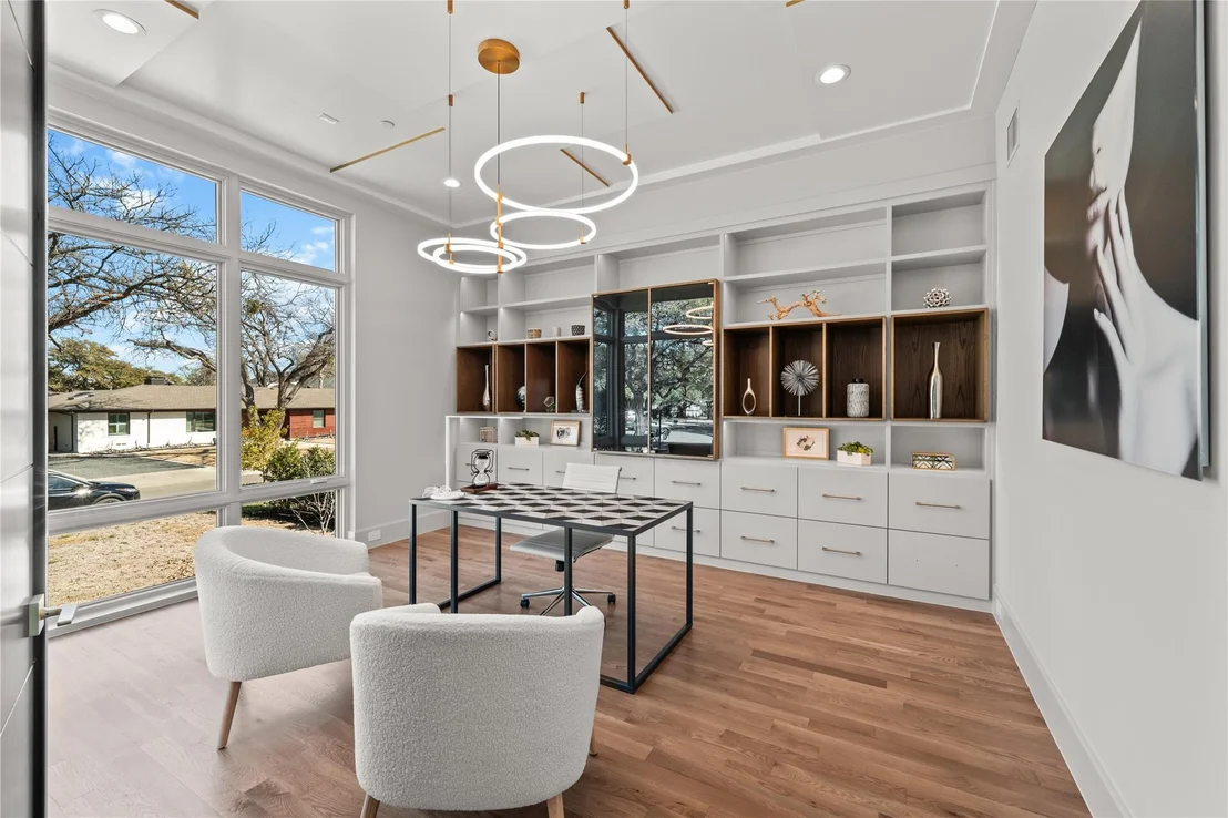 Photo of 6006 Meadow Crest