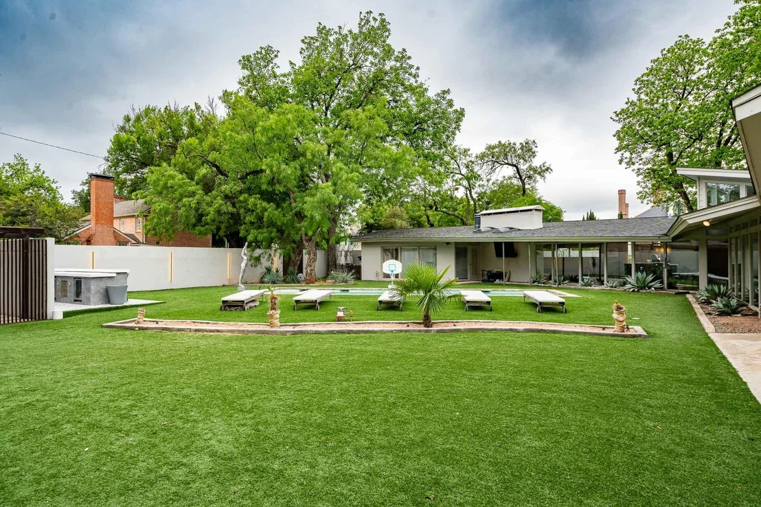 Photo of 741 Rivercrest Drive