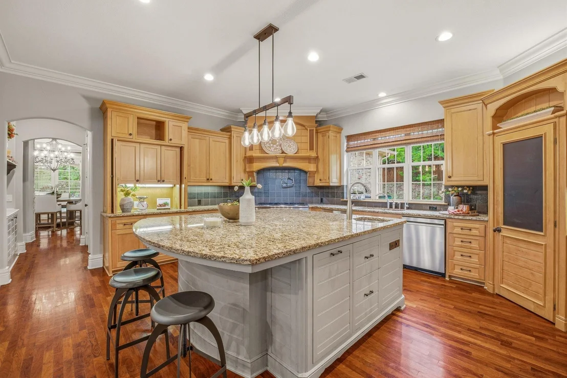 Photo of 6436 Valley Creek