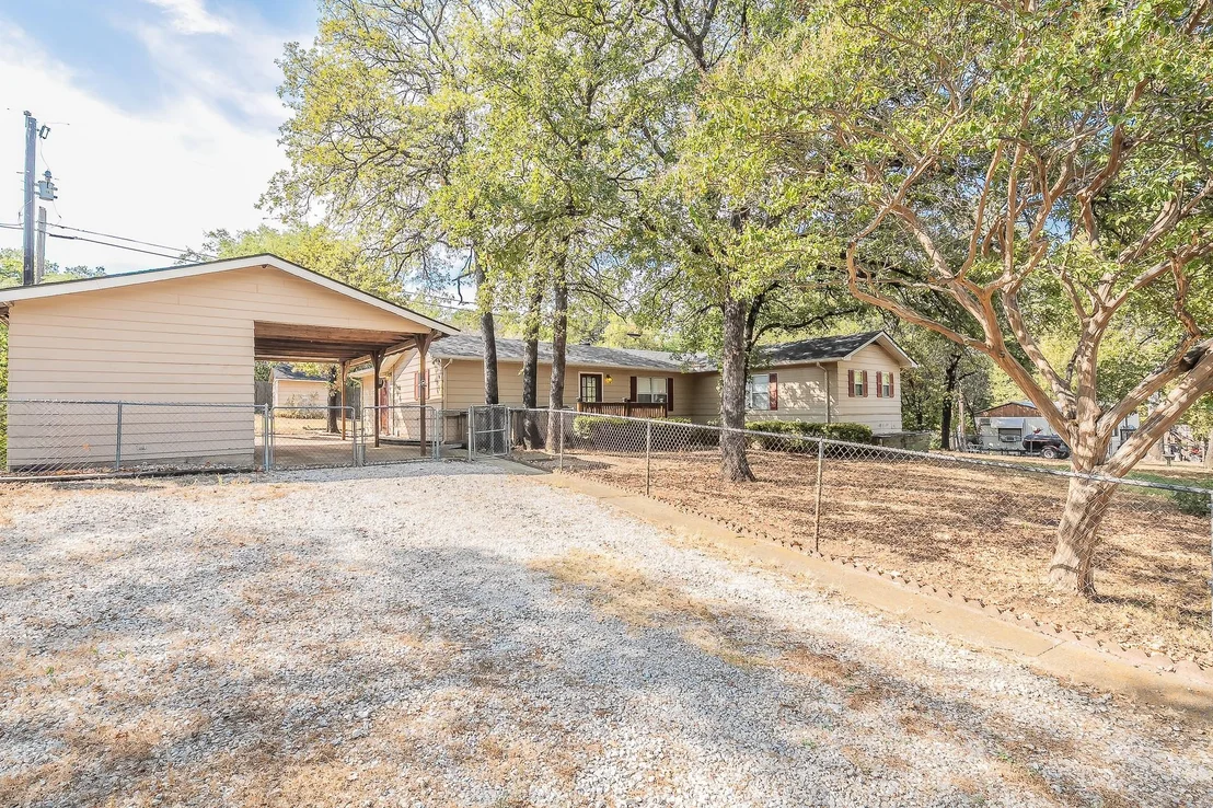 Photo of 1812 Highland Drive E