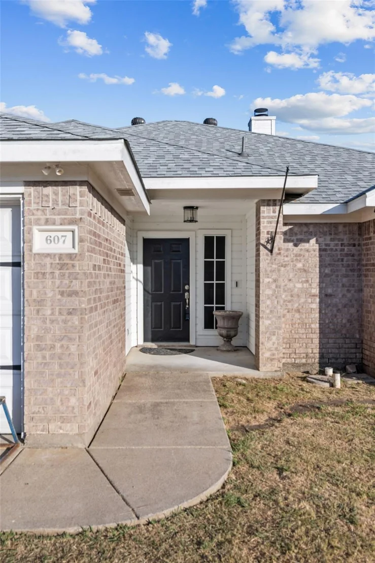 Photo of 607 Meadowbrook Drive