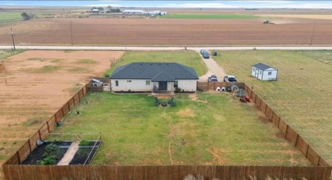 Photo of 608 County Road 3760 Road