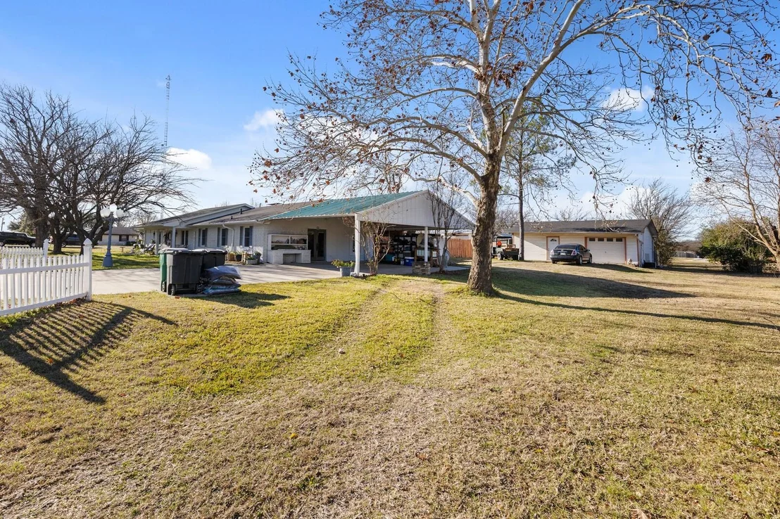 Photo of 210 S Booth Street