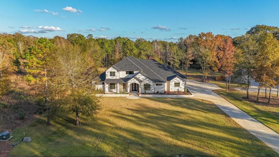 Photo of 800 Stone Chimney Rd