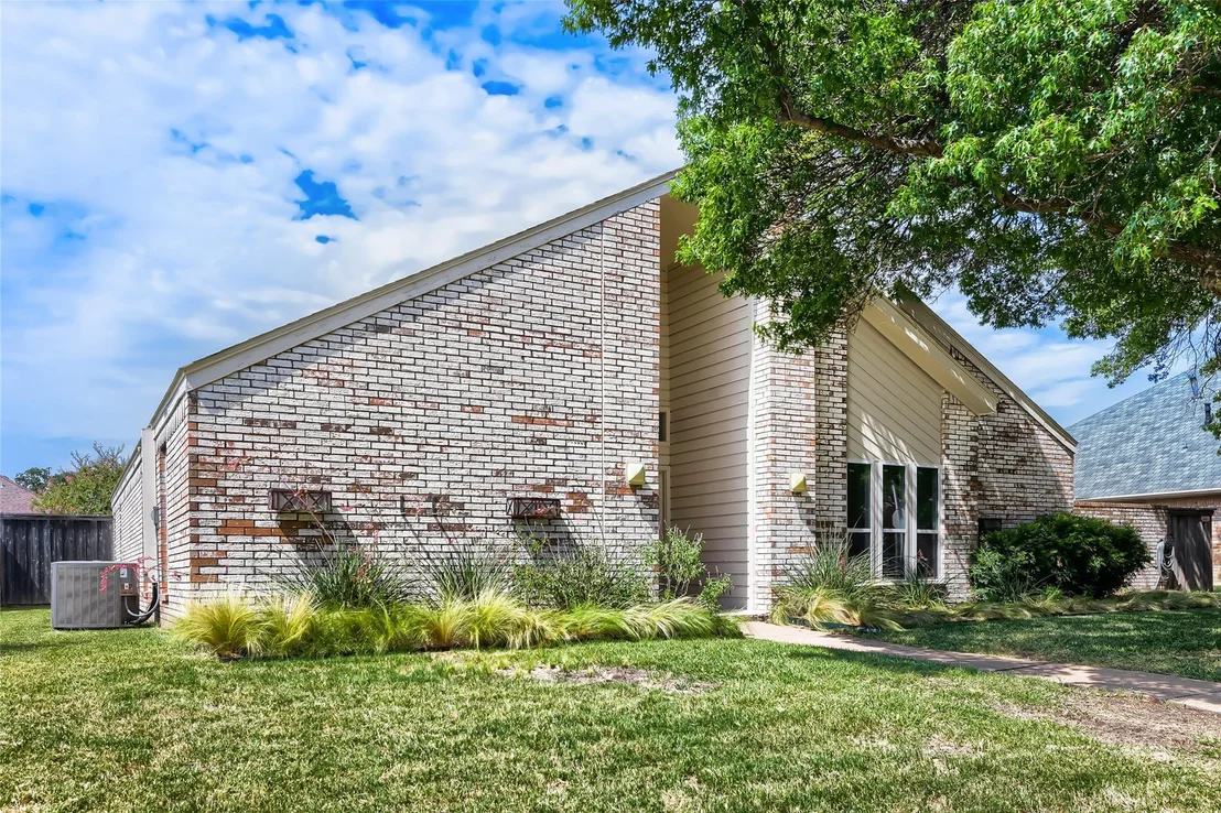Photo of 3421 Cross Bend Road