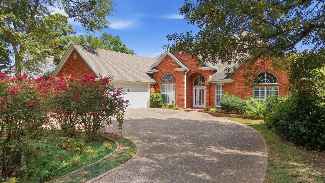 Photo of 3403 Pinecreek Drive