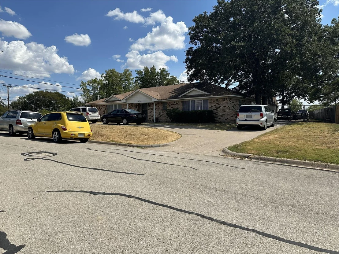 Photo of 1700 Northcrest Drive