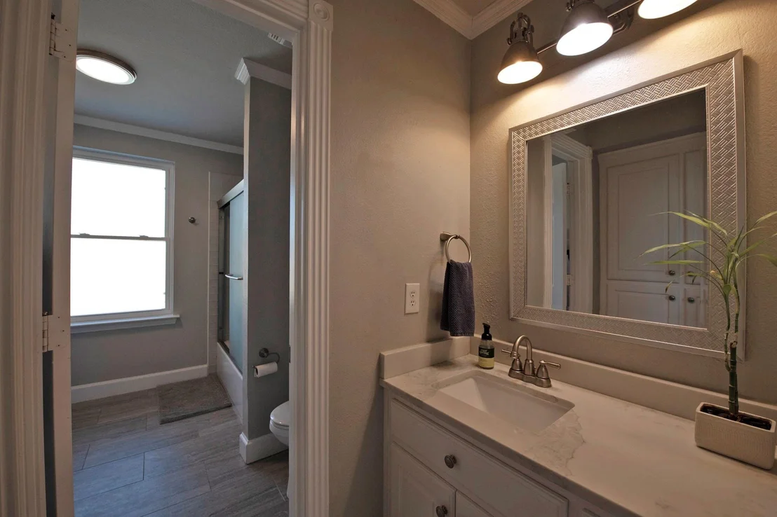 Photo of 405 Chippendale Drive