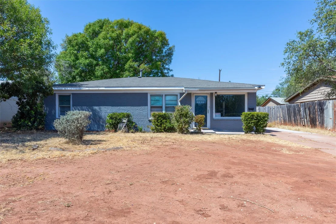 Photo of 2142 N Mockingbird Lane