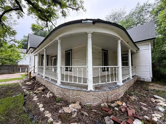 Photo of 215 Heath Street