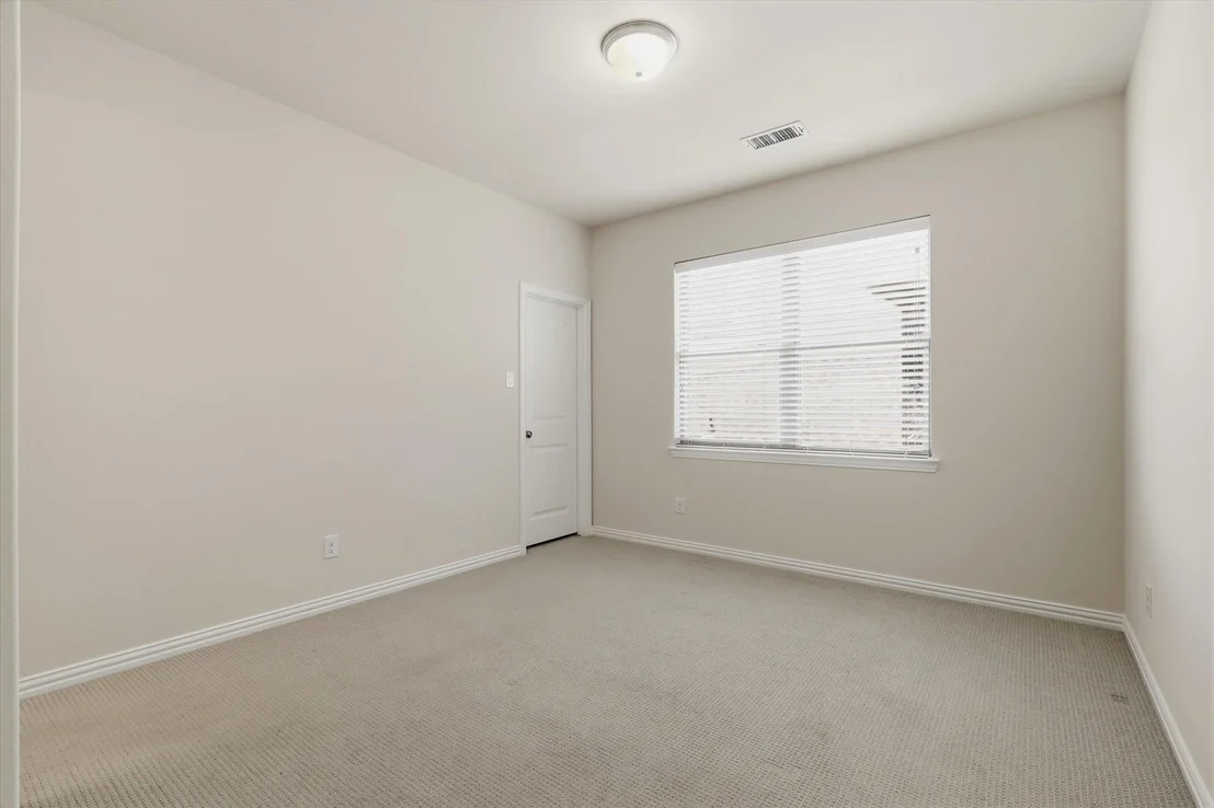Photo of 2433 Mare Road