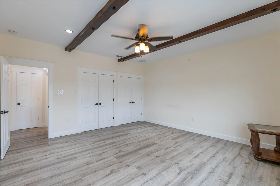 Photo of 582 Clark Road
