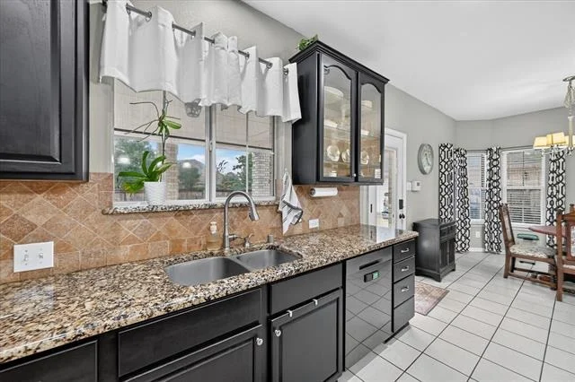 Photo of 851 Bridle Path