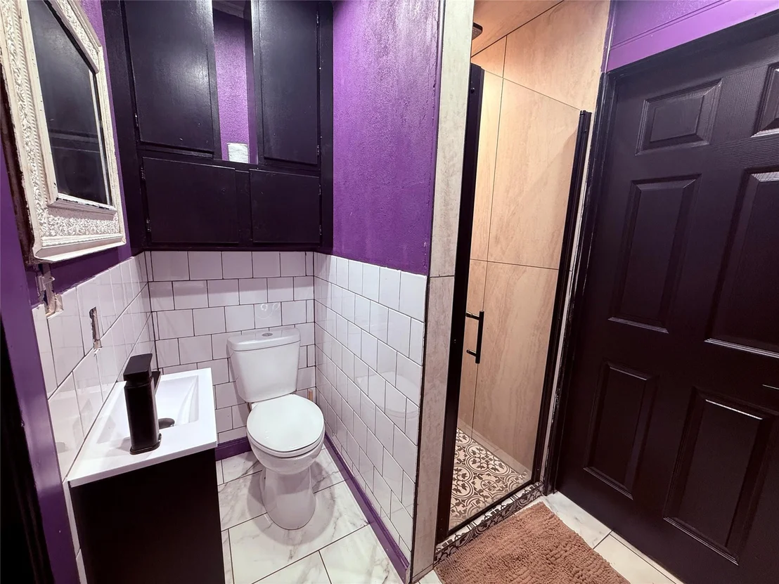 Photo of 1201 W 5th Street
