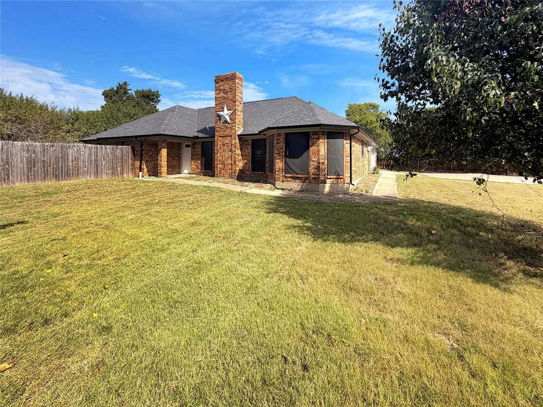 Photo of 1106 N Atkins Drive