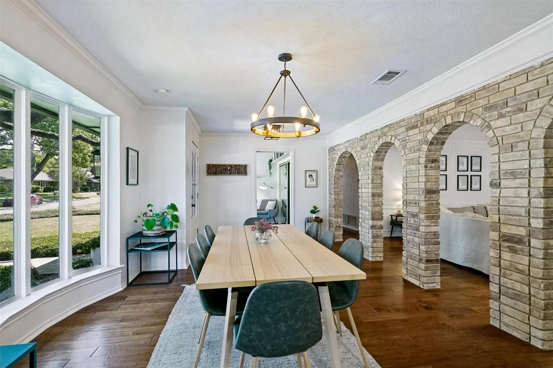 Photo of 2736 Grandview Drive