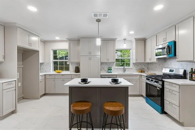 Photo of 1812 Swan Drive