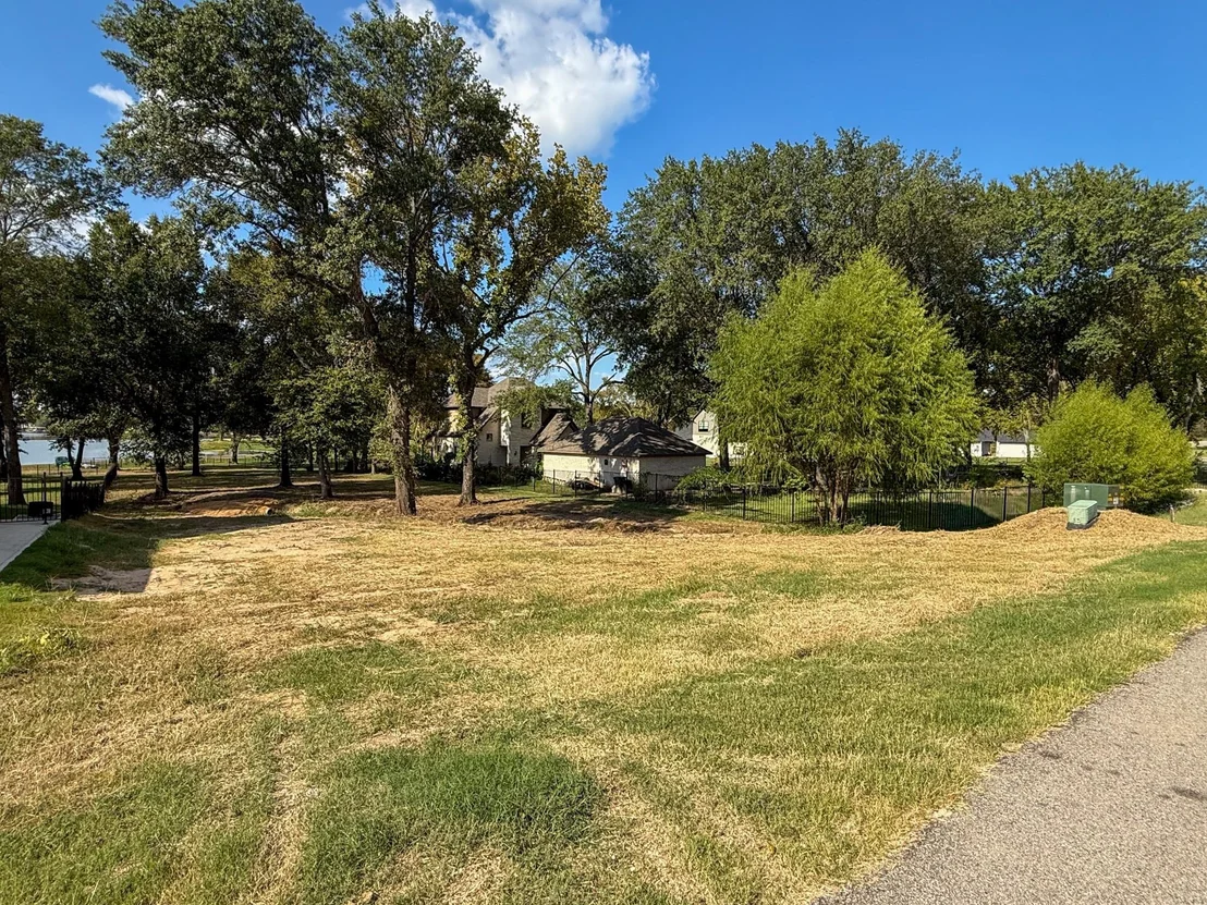 Photo of 1520 Shoreline Drive