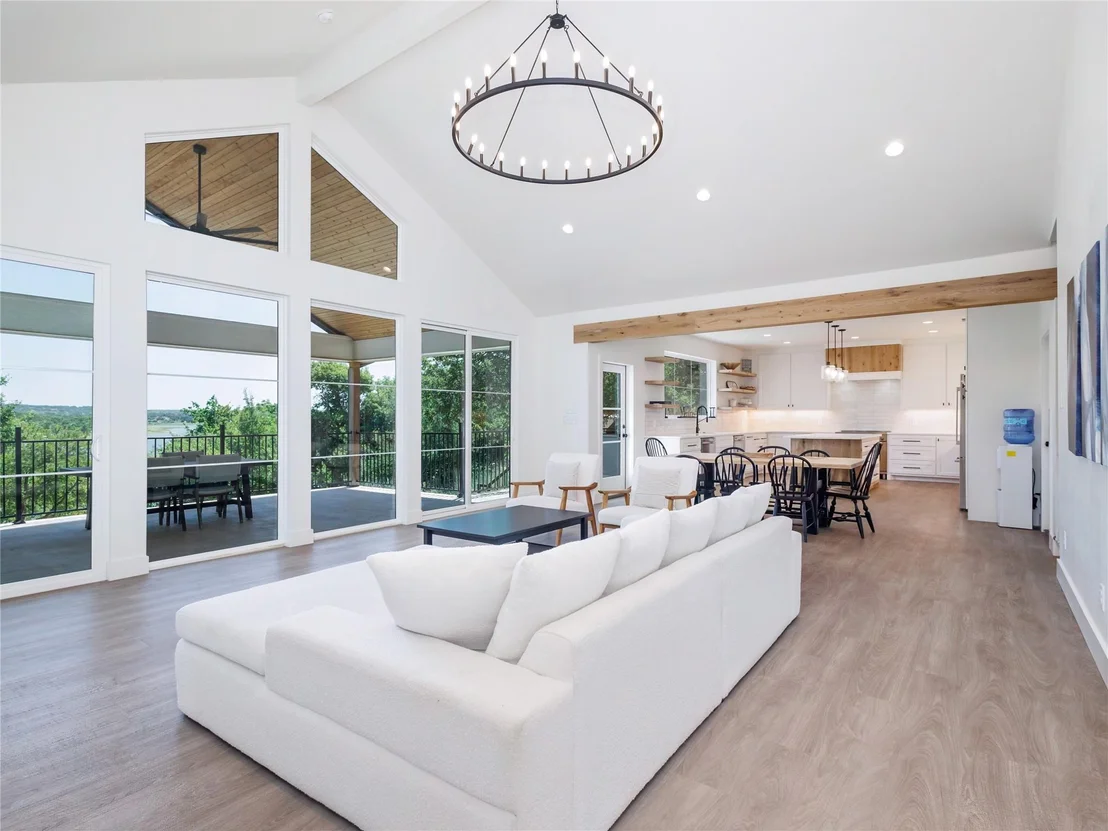 Photo of 660 Oak Point Drive