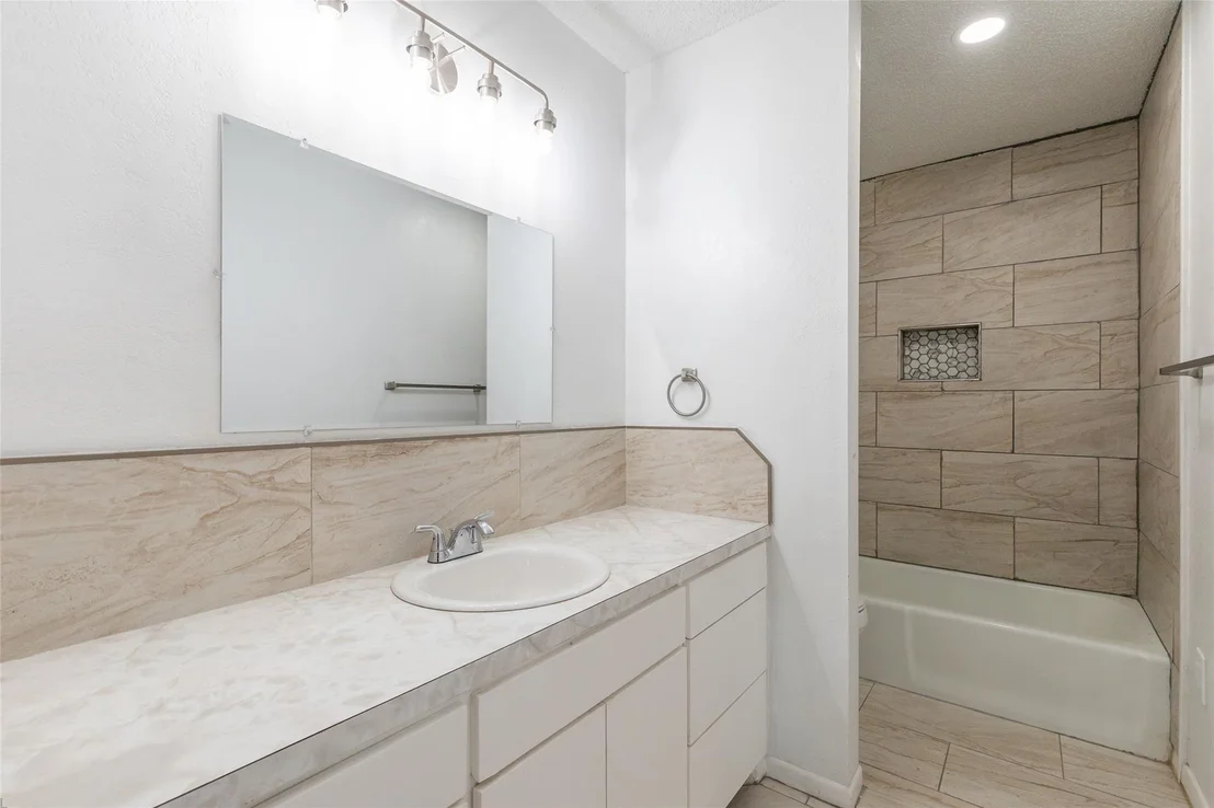 Photo of 320 S 12th Street