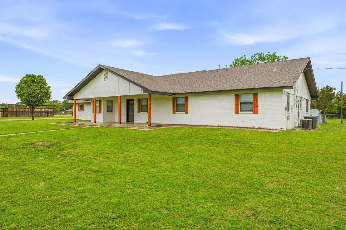 Photo of 621 County Road 484