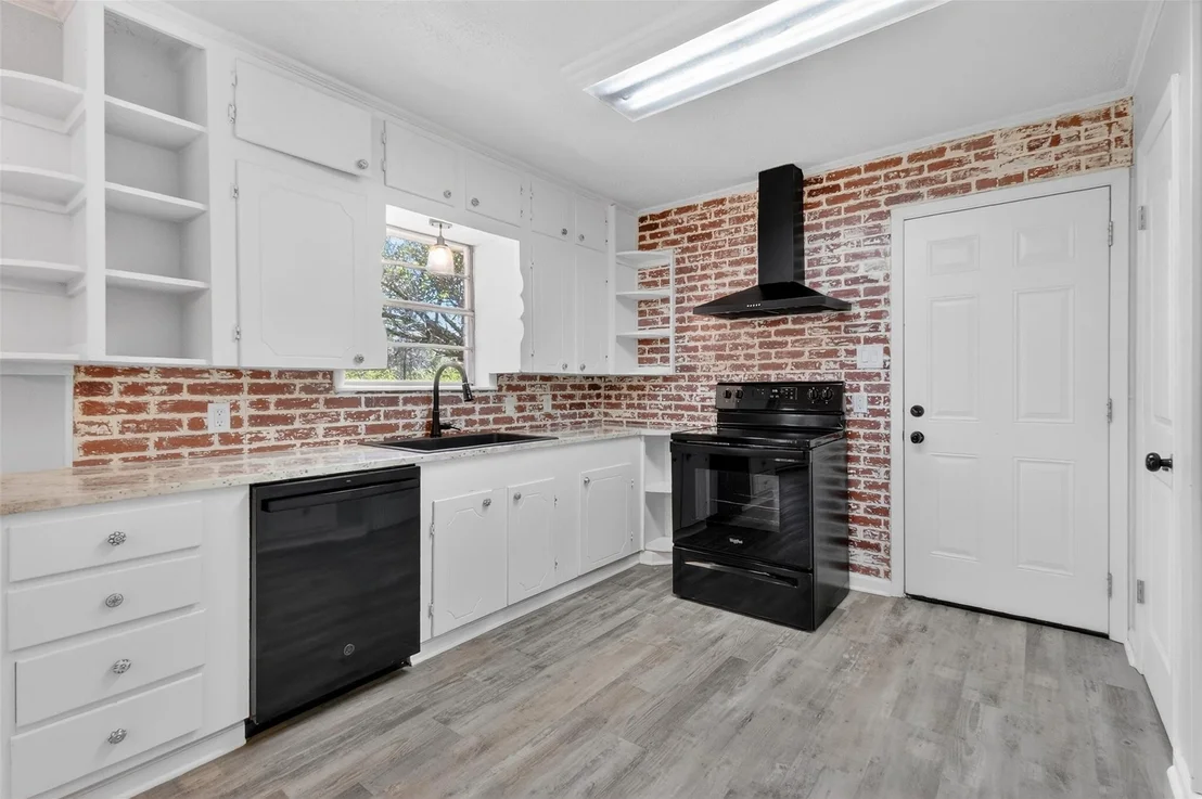 Photo of 6367 Orange Road