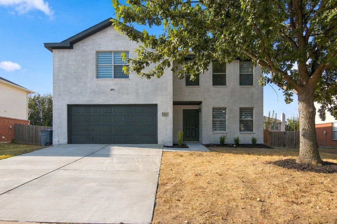 Photo of 717 Redwing Drive