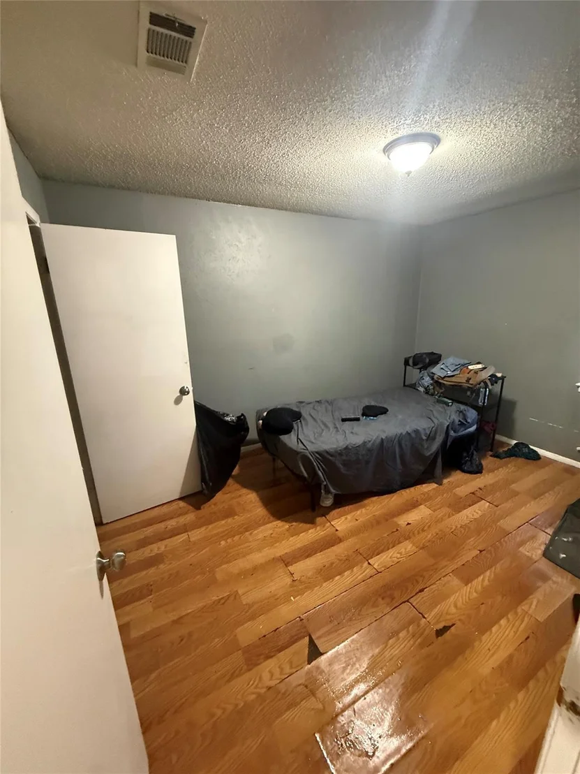 Photo of 6036 Harrison Way