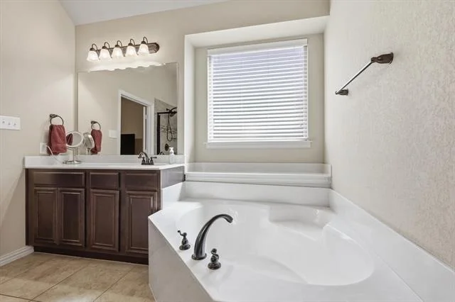 Photo of 1029 Albany Drive