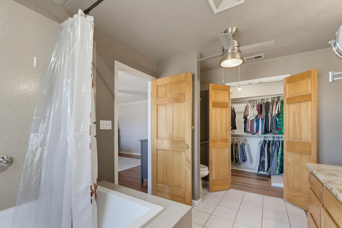 Photo of 1361 Larned Lane