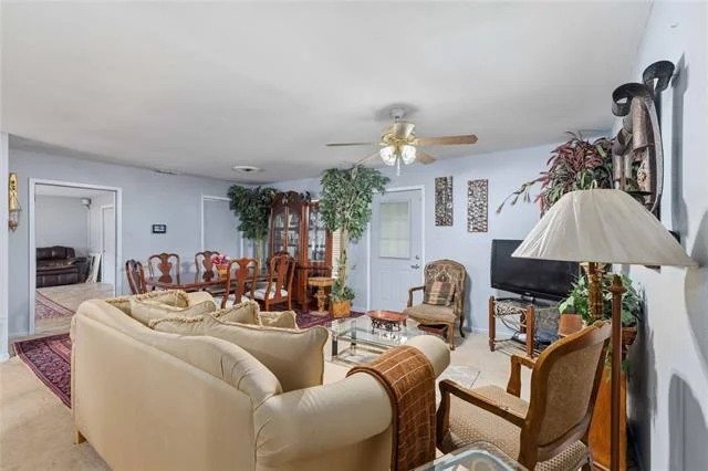 Photo of 908 W 2nd Street