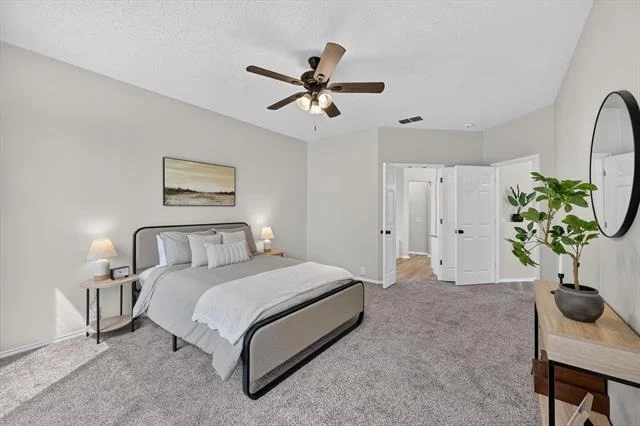 Photo of 2633 Lakeside Drive