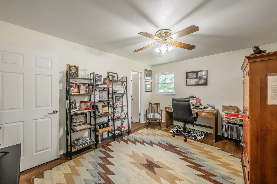 Photo of 5004 Blackstone Drive
