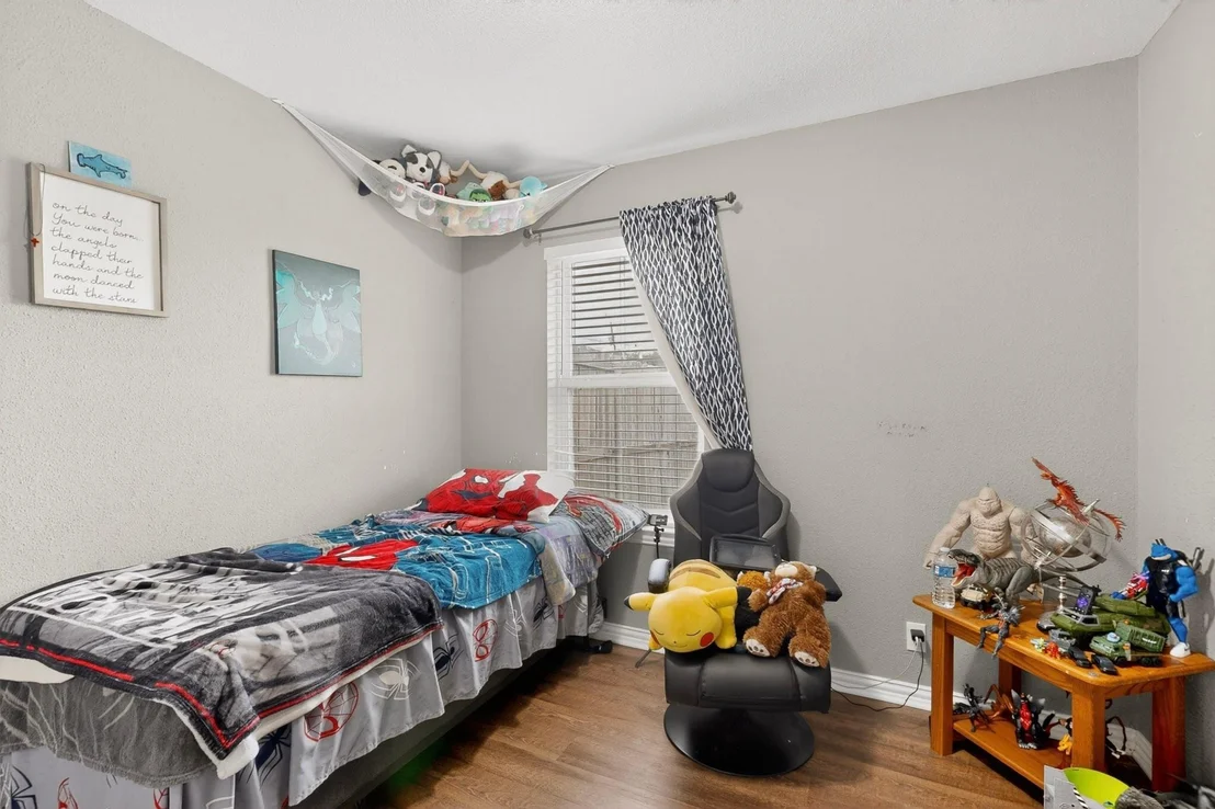Photo of 423 Caloway Drive