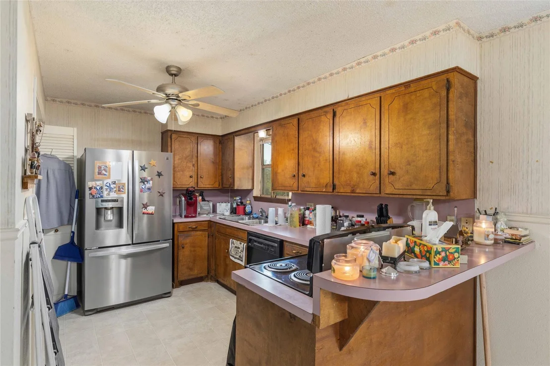 Photo of 346 Whispering Oaks Lane