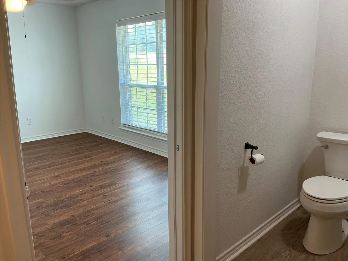 Photo of 333 Lake Point Road