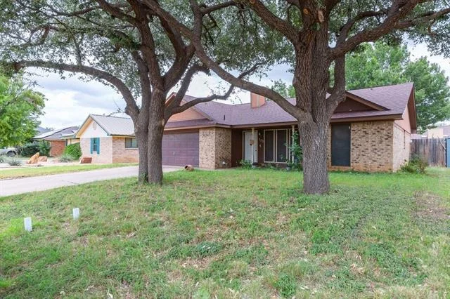 Photo of 725 Tabard Trail