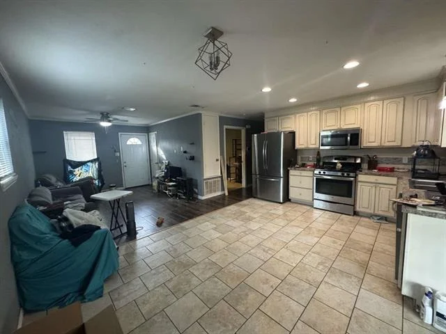 Photo of 307 Gilbert Drive