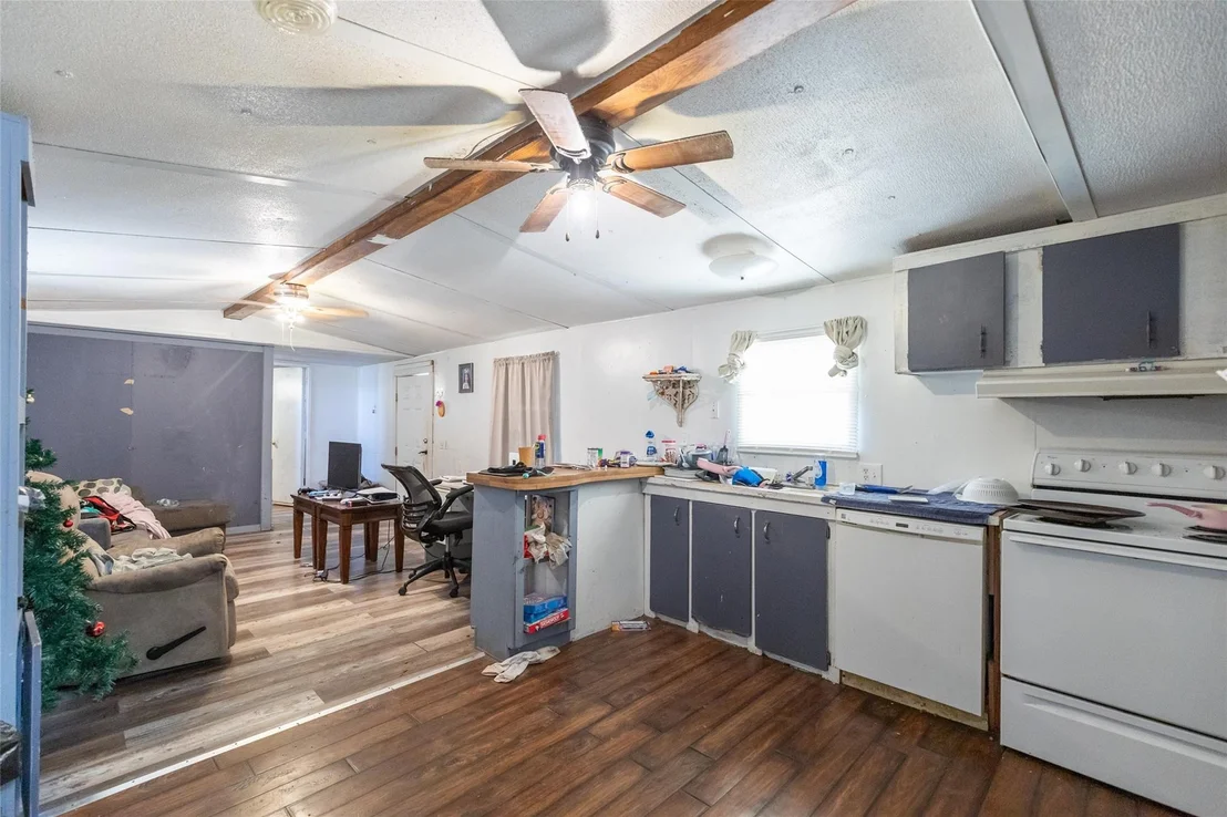 Photo of 1186 Private Road 2431