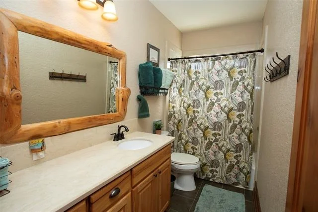 Photo of Unit 2 at 880 Cliffs Drive