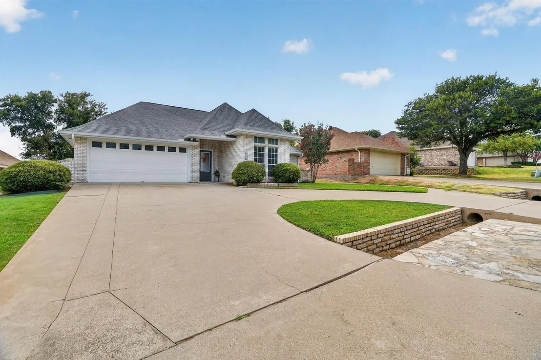 Photo of 8730 Bellechase Road