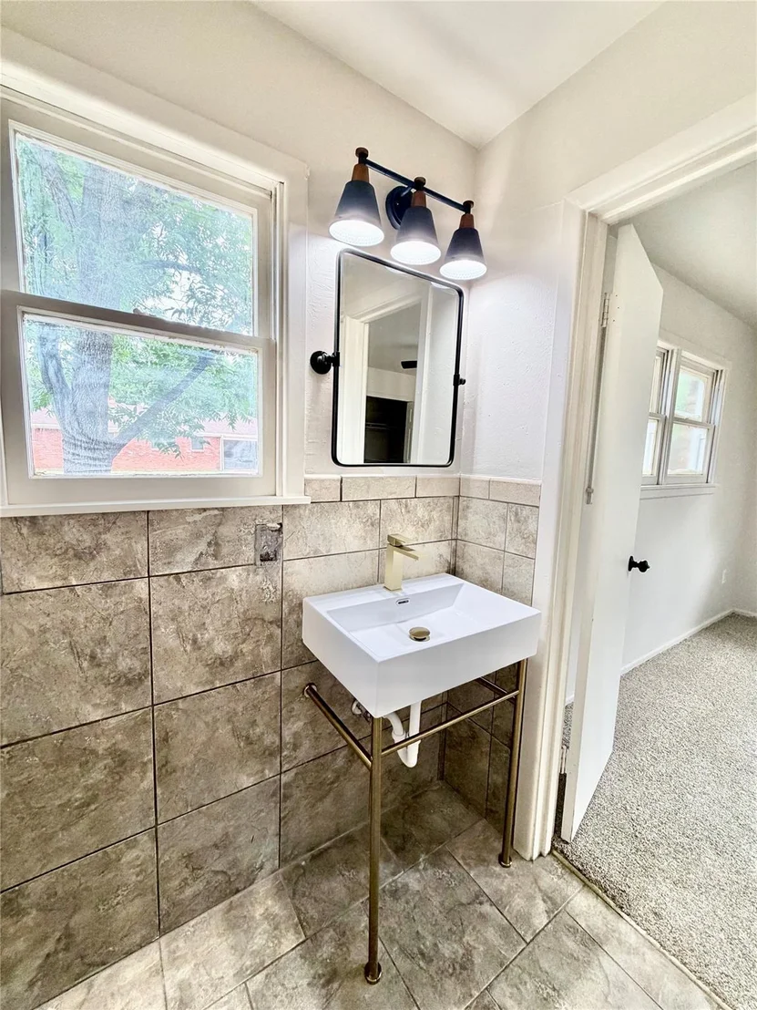 Photo of 2248 Crescent Drive