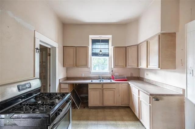 Photo of 141 W 3rd Street