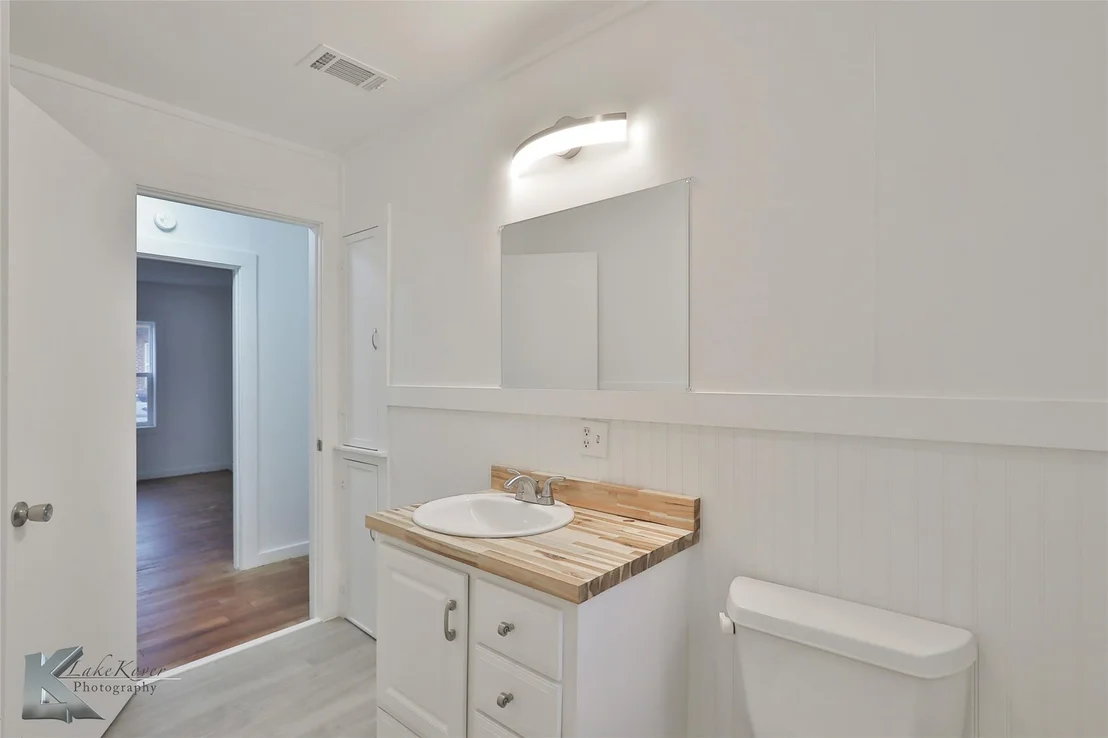 Photo of 2225 Russell Avenue