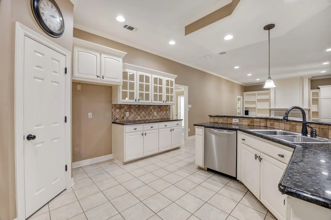Photo of 17820 Oak Forest Drive