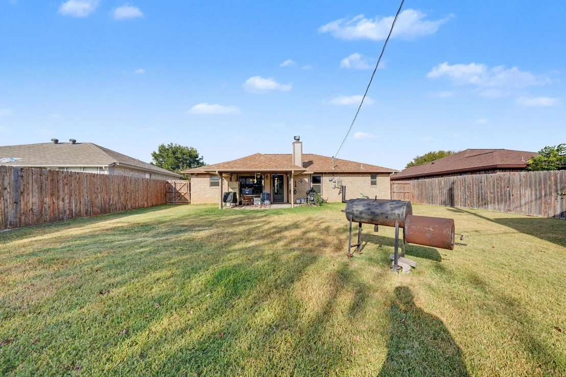 Photo of 7624 Maplehill Road