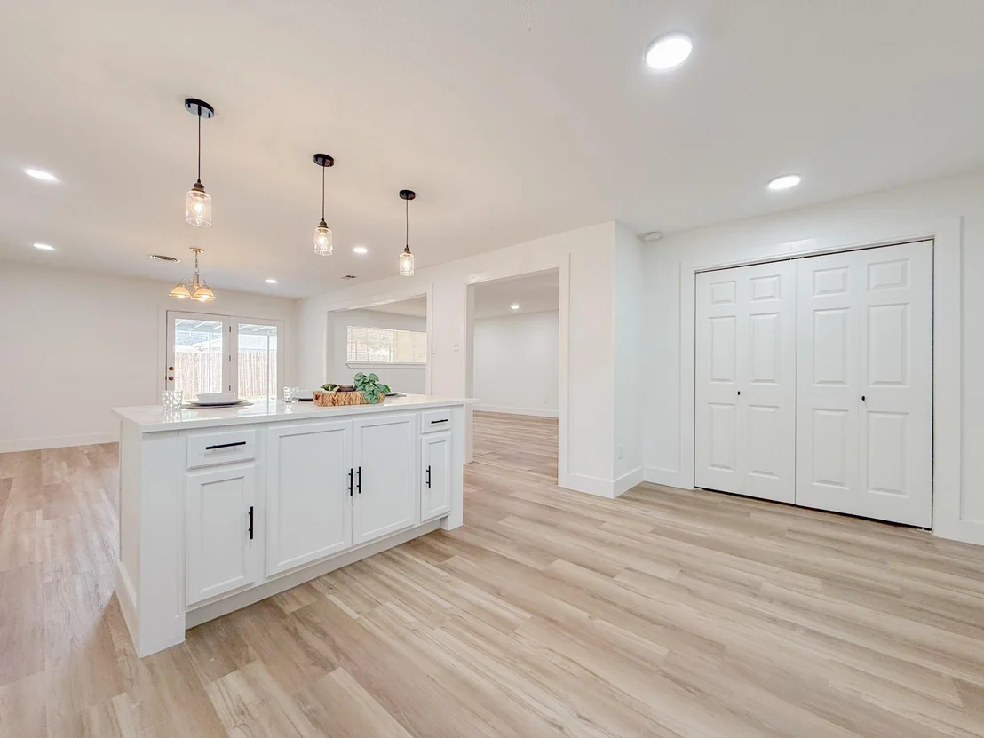 Photo of 228 Hallbrook Drive