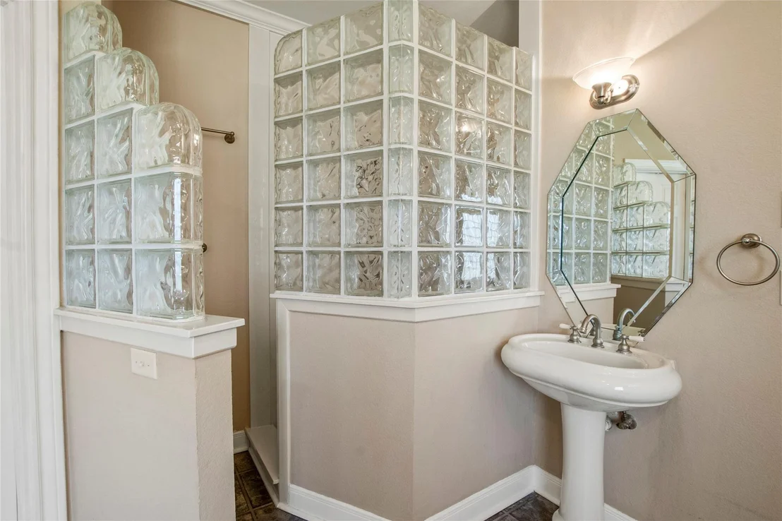Photo of 180 Surls Drive
